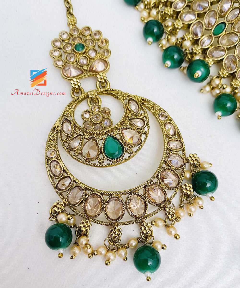 Polki Smaragdgrünes Halsband-Halsketten-Ohrring-Tikka-Set