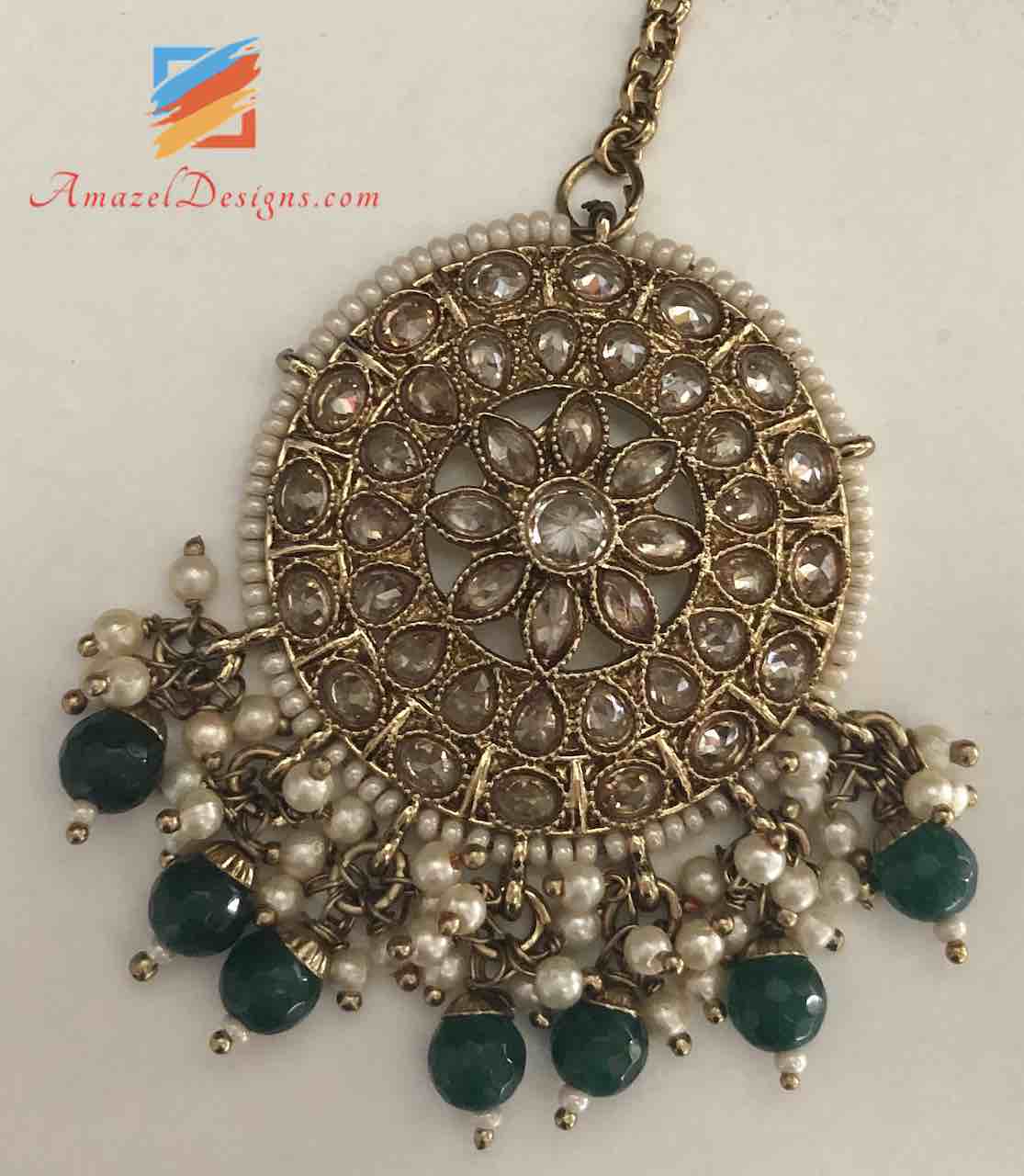 Polki Green Stud con pendenti graziosi grappoli di verde