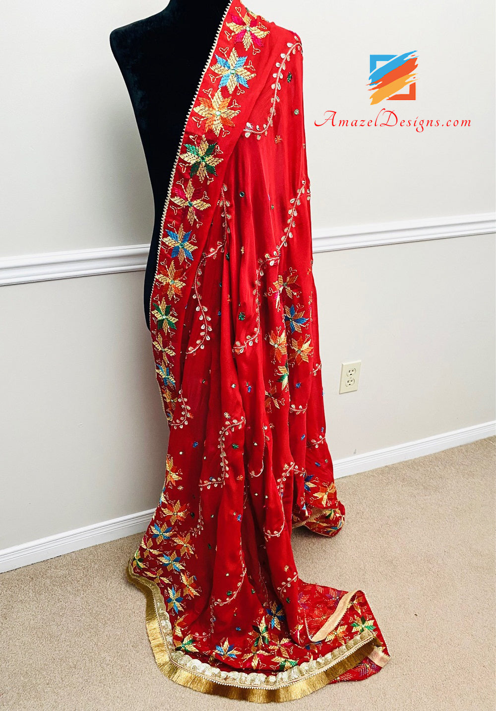 Red Gotta Patti spiegelt Phulkari Kirna Vala Gotta wider