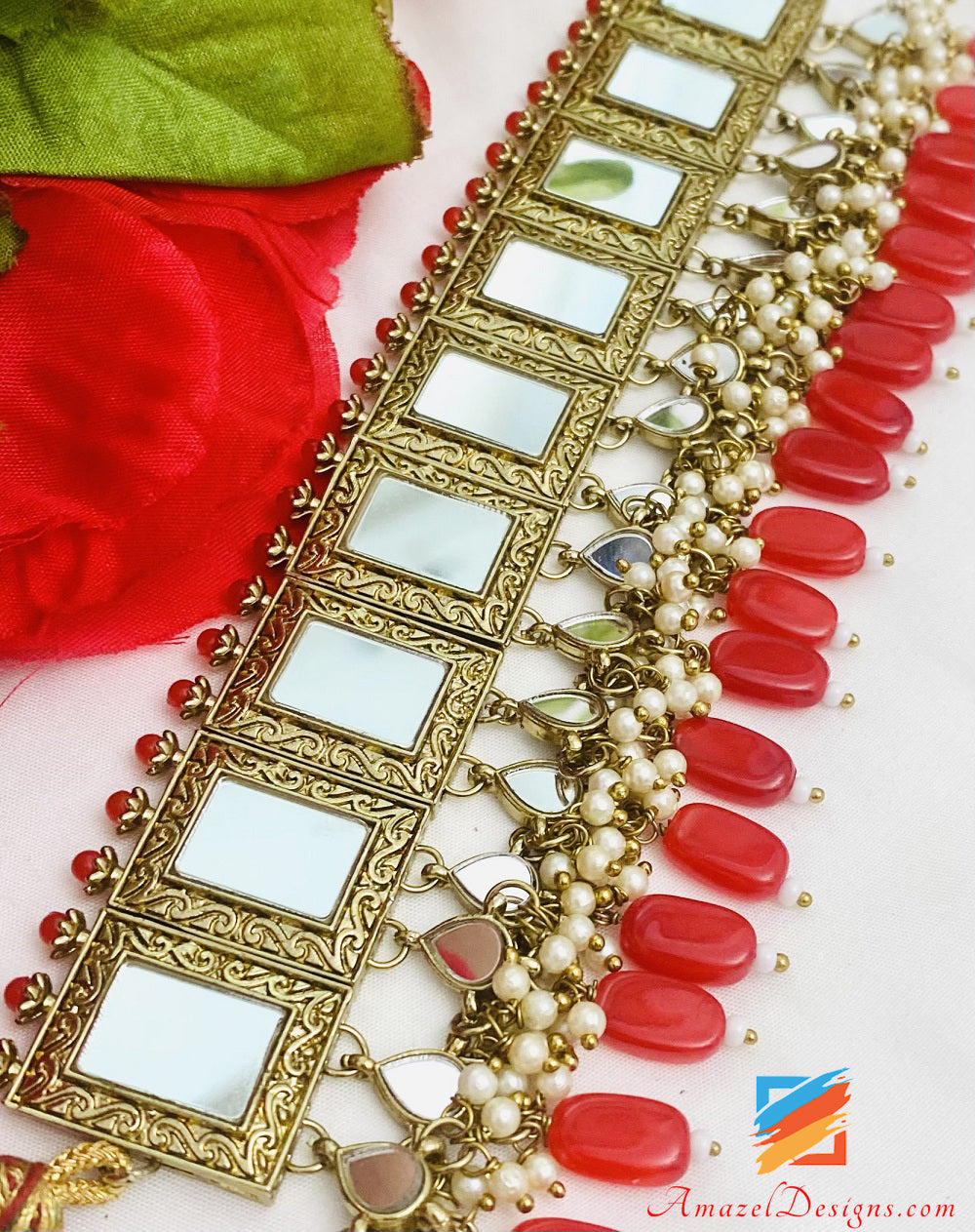Rotes Sheesha-Halsband-Jhumki-Tikka-Set