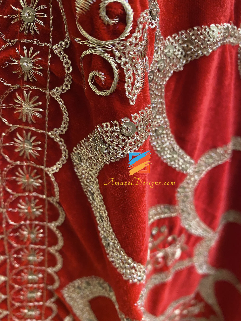 Red Tilla Sippi Sitara Jaal Velvet Shawl