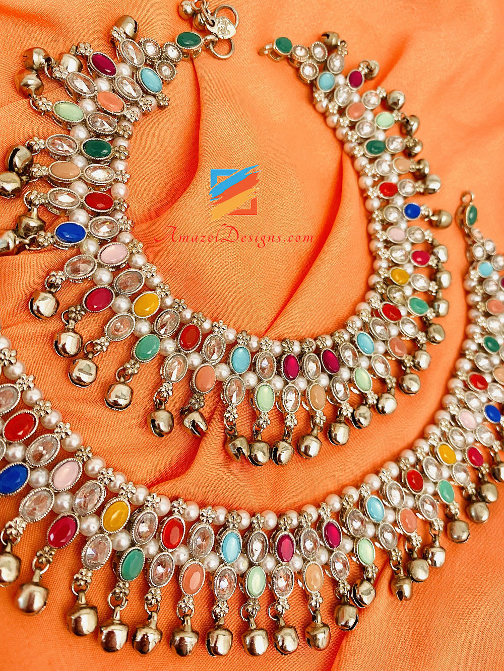 Silberfarbenes mehrfarbiges Polki Ghungroo Payal