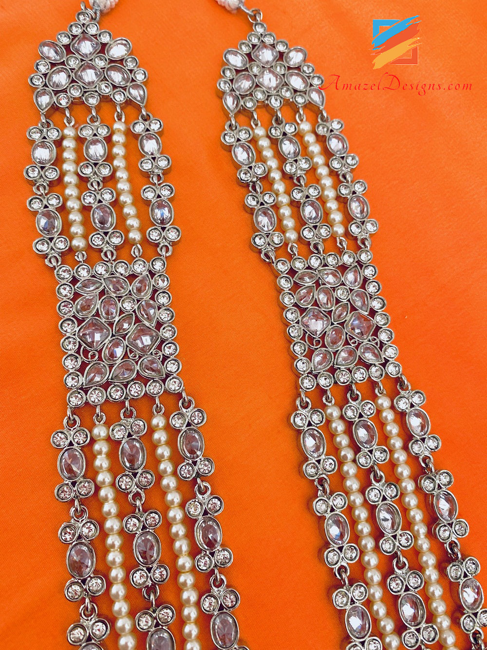 Set di orecchini Tikka con collana lunga Rani Haar in argento con polki e pietre
