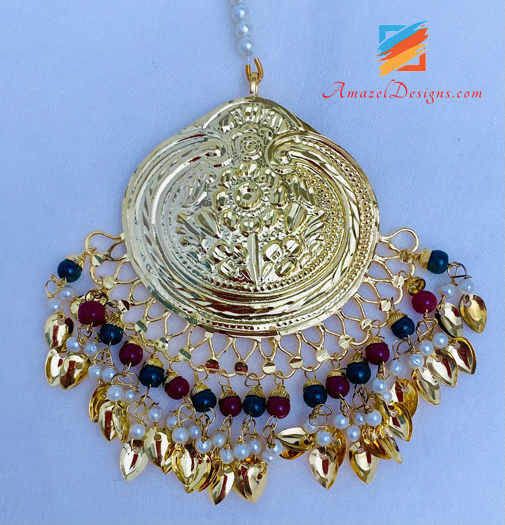Traditionelles Pippal Patti Super Lightweight Golden mit grün kastanienbraunen Perlen Ohrringe Tikka Set
