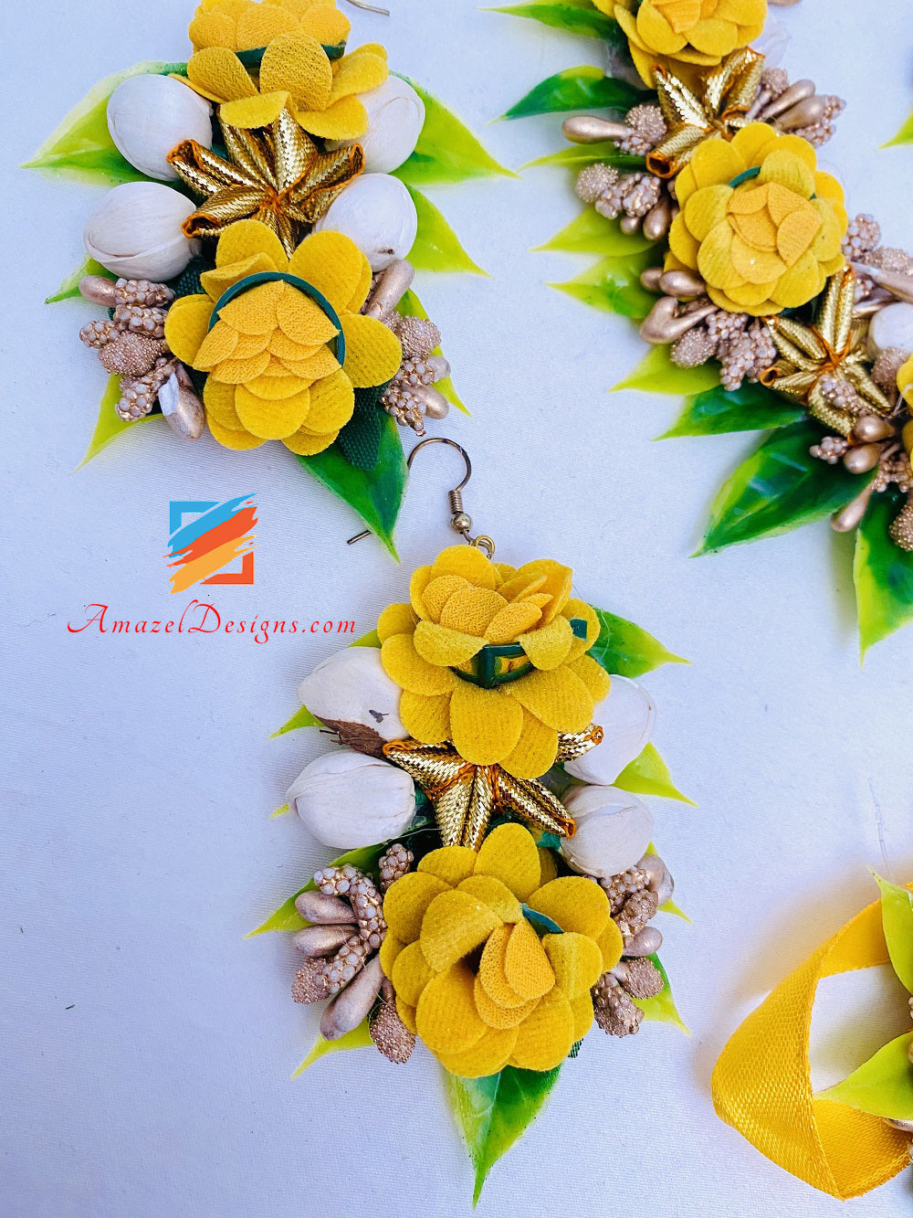 Collana gialla Orecchini Jhumka Hand Pieces Tikka Flower Set
