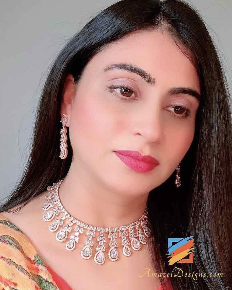 Wanna Match Indian Jewellery With Light-Colored Lehenga
