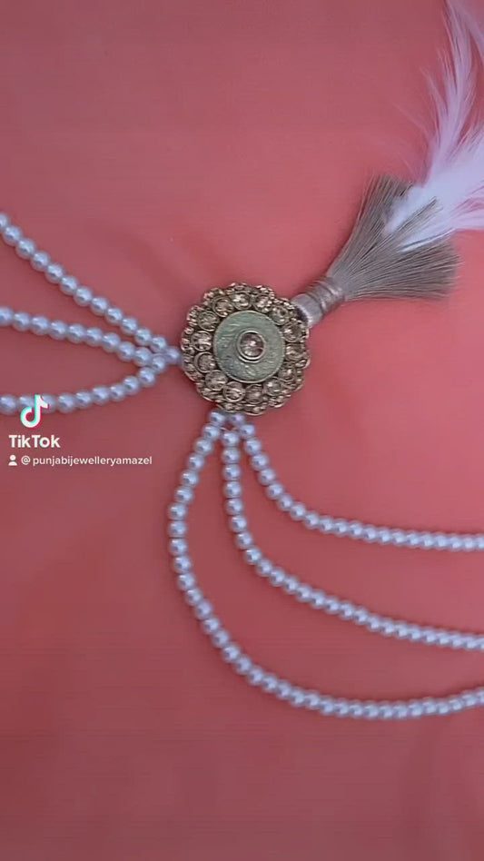 Set di strati di perle bianche Mala e Kalgi bianco
