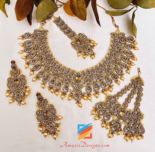 Antique Gold Necklace Earrings Tikka and Passa Set