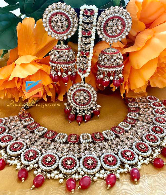 Set Polki da sposa rosso con set Jhumki e Tikka 