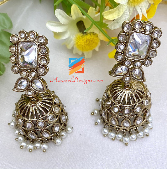 Klare Polki-Choker-Halskette, Jhumki-Ohrringe, Tikka-Set