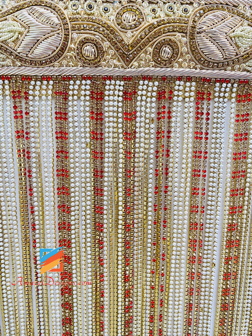 Dabka-Arbeit Sehra mit Schichten aus rotgoldenen Kristallen und Perlen 