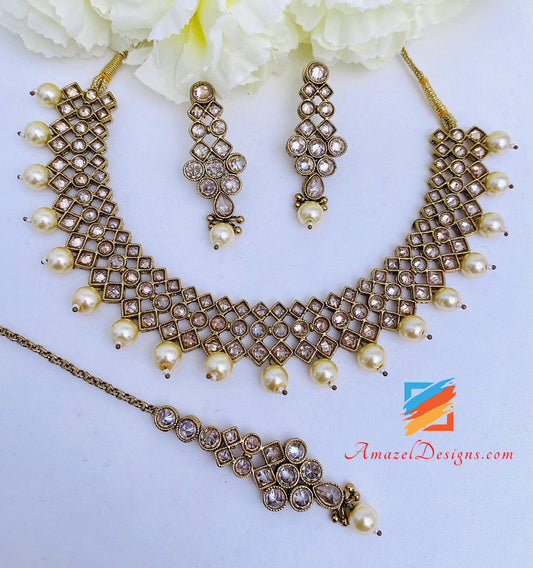 Elegantes Polki Champagner Halsband Halskette Ohrringe Tikka Set 