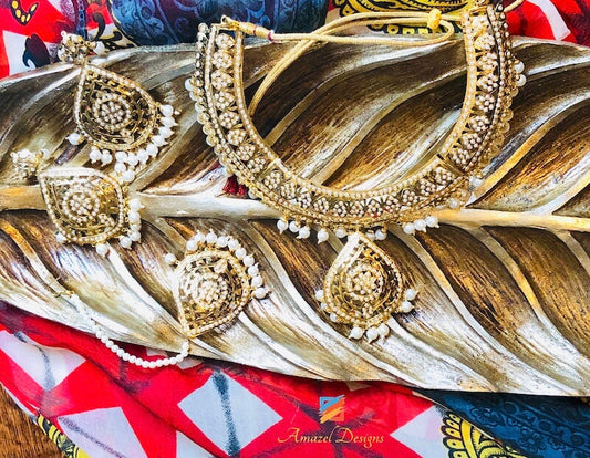 Elegant Golden Jadau Pendant Necklace Tikka Earring Set