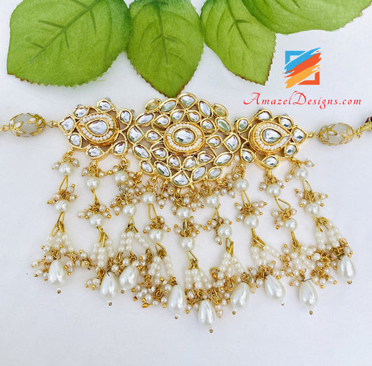 Goldenes Kundan-Choker-Halsketten-Ohrringe-Tikka-Set 