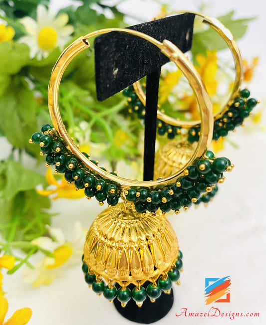 Goldene leichte grüne Smaragd-Perlmutt-Waliyaan-Ohrringe 