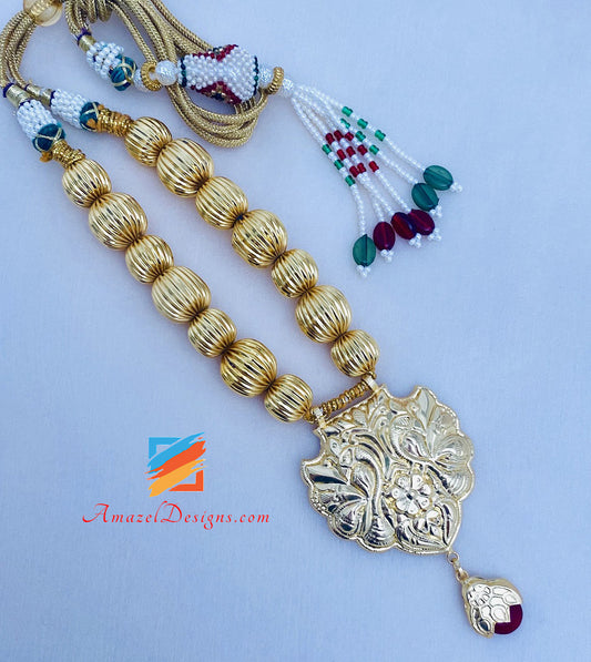 Kaintha tradizionale dorata con bella schiena Dori con piccole perline 