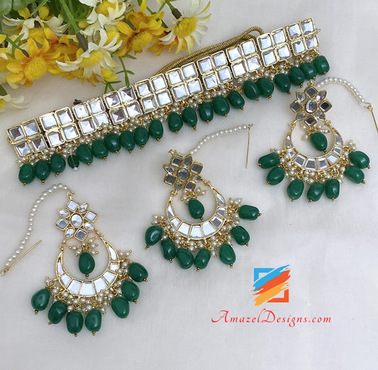 Verde Kundan Sheesha Choker Orecchini Tikka Set