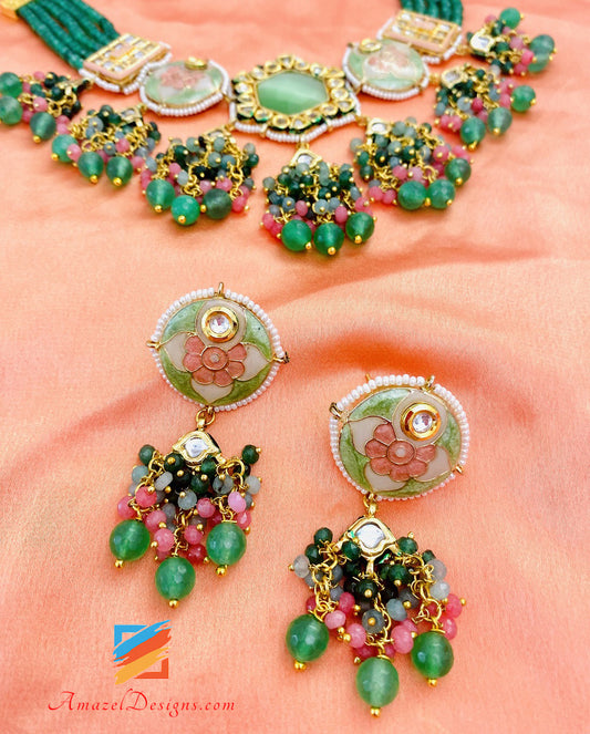 Set di orecchini con collana Meenakari verde (smeraldo) dipinti a mano 