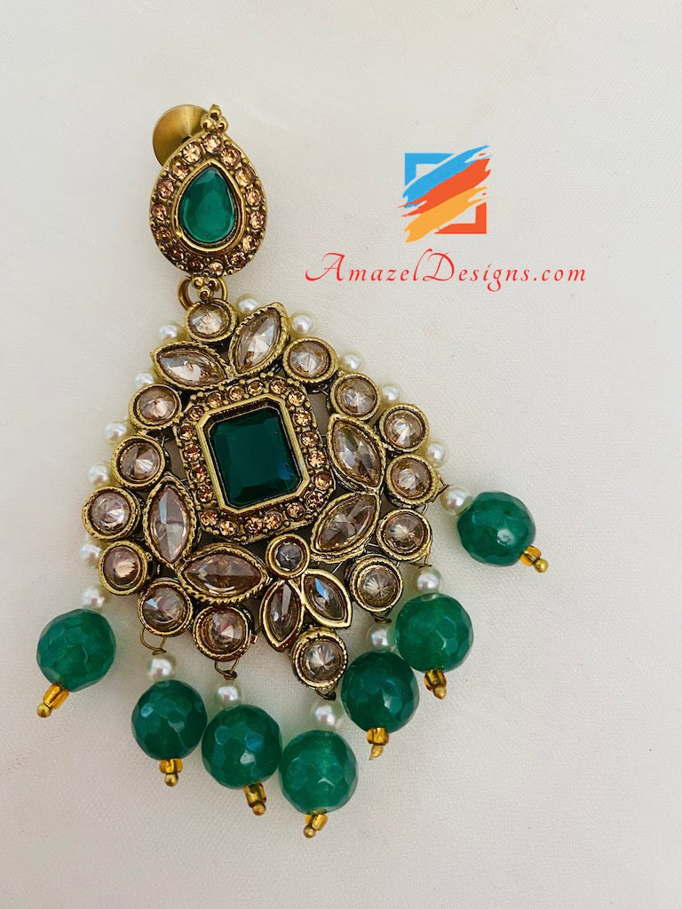 Grüne (Smaragd) Polki Halskette, Choker Ohrringe, Tikka Nath und Passa Set 