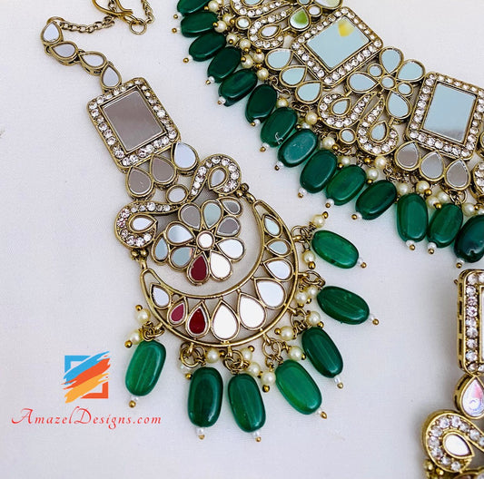 Grüne (Smaragd) Sheesha Halskette Ohrringe Tikka und Jhoomer Set 
