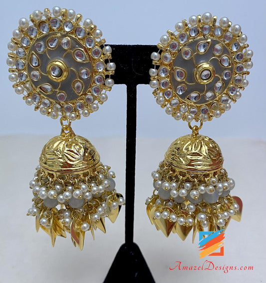 Graues Kundan Pippal Patti Jhumka Übergroßes Tikka-Set