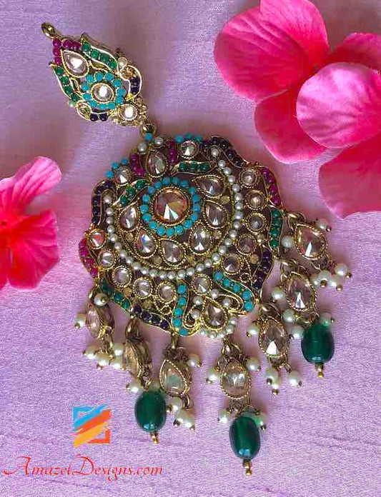 Emeraldq Pearls Hochwertiges, mehrfarbiges, übergroßes Polki-Ohrring-Tikka-Set