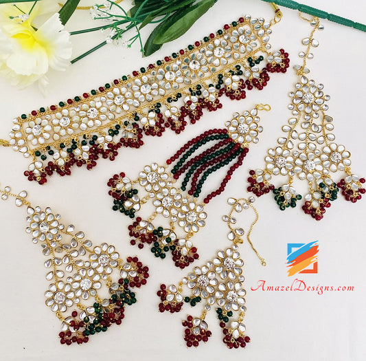 Set Tikka Passa di orecchini girocollo flessibile leggero multicolore in cristallo Kundan 