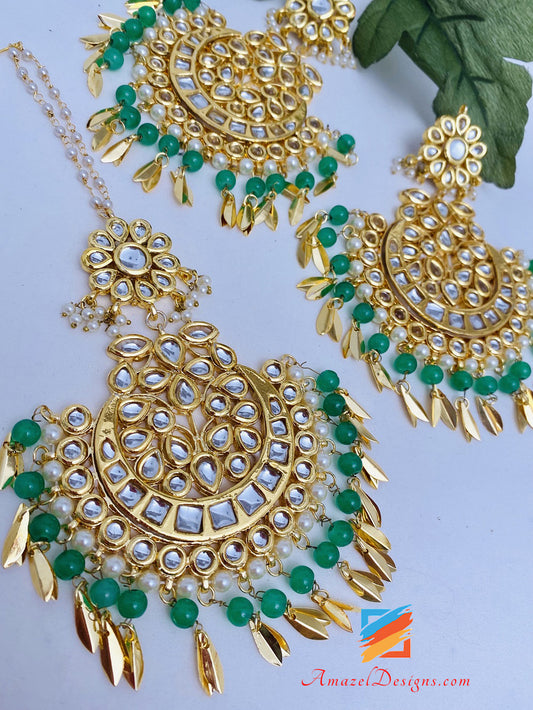 Set Tikka di perline verdi oversize Kundan Pippal Patti