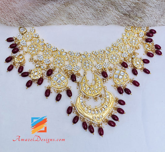 Maroon Ruby Golden Kundan Pendente Collana Orecchini Tikka Set 