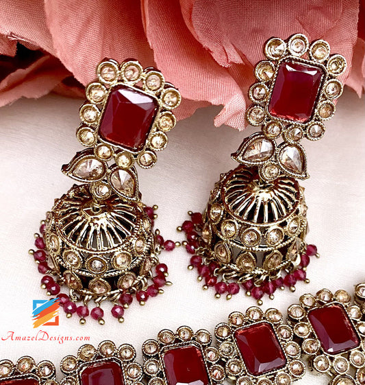 Kastanienbraunes Polki-Halsband-Jhumki-Tikka-Set