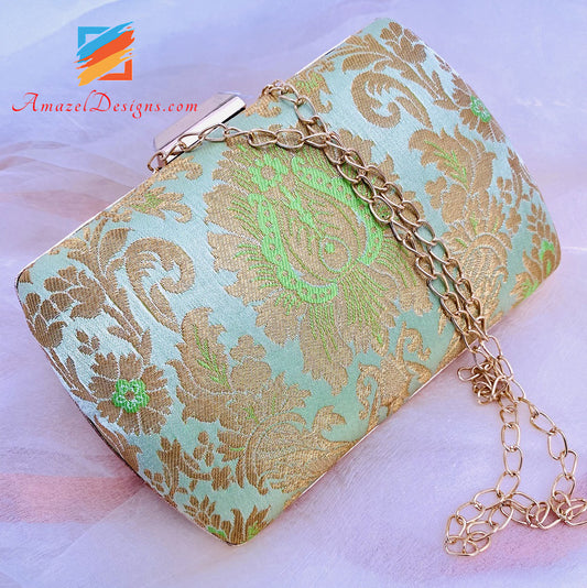 Pochette in broccato banarasi dorato menta 