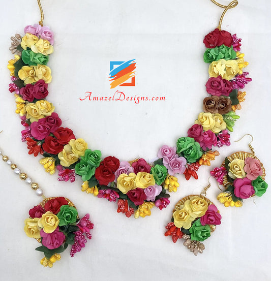 Mehrfarbiges Blumen-Halsketten-Ohrring-Tikka-Set