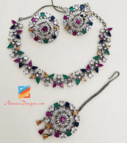 Tikka-Set mit mehrfarbigen oxidierten amerikanischen Diamanten (AD) mit Halskette und Ohrsteckern