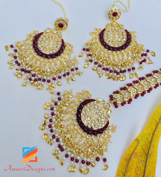 Übergroßes Kundan Pippal Patti Maroon Ohrringe Tikka Set 