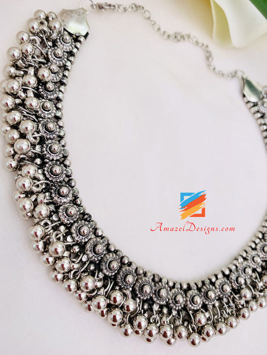 Einzeilige Halskette aus oxidiertem Silber 