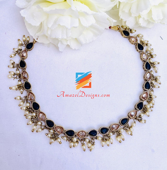 Einreihiger Halsband/Halskette mit hängenden Perlen von Polki, Schwarz