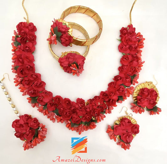 Rote Blumen Halskette Ohrringe Tikka und Kadas
