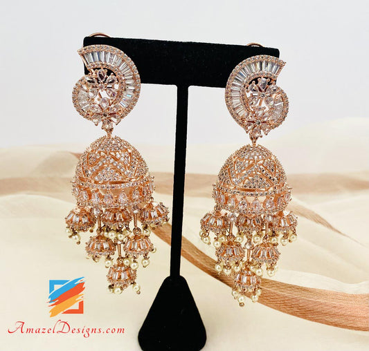 Orecchini Jhumka in oro rosa con diamanti americani (AD). 