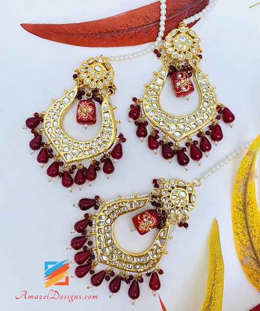 Set di orecchini Tikka con perline Kundan Meenakari color rubino marrone 
