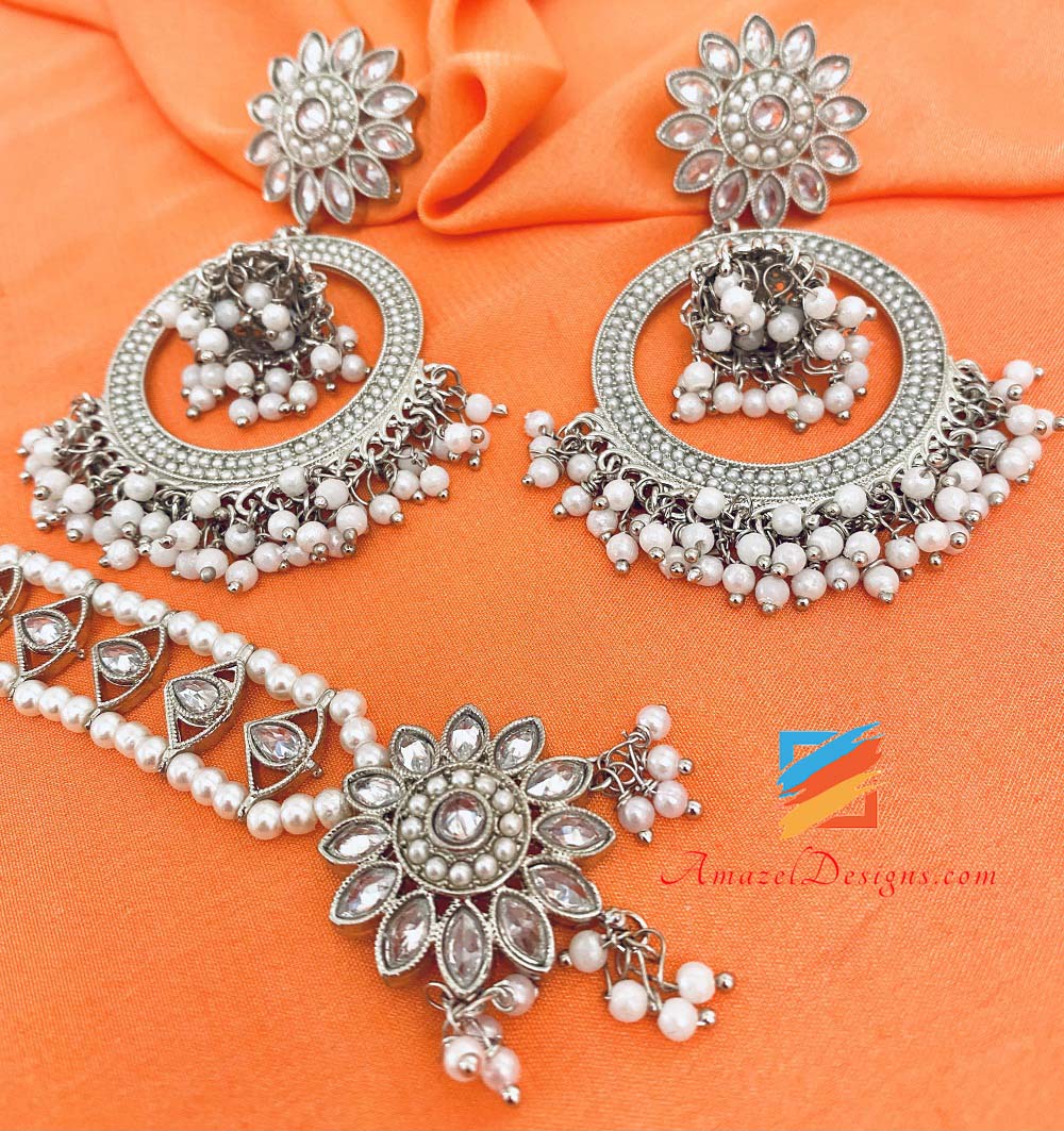 Silberne Polki-Ohrringe Tikka-Set mit wunderschönen weißen Jadau-Perlen 
