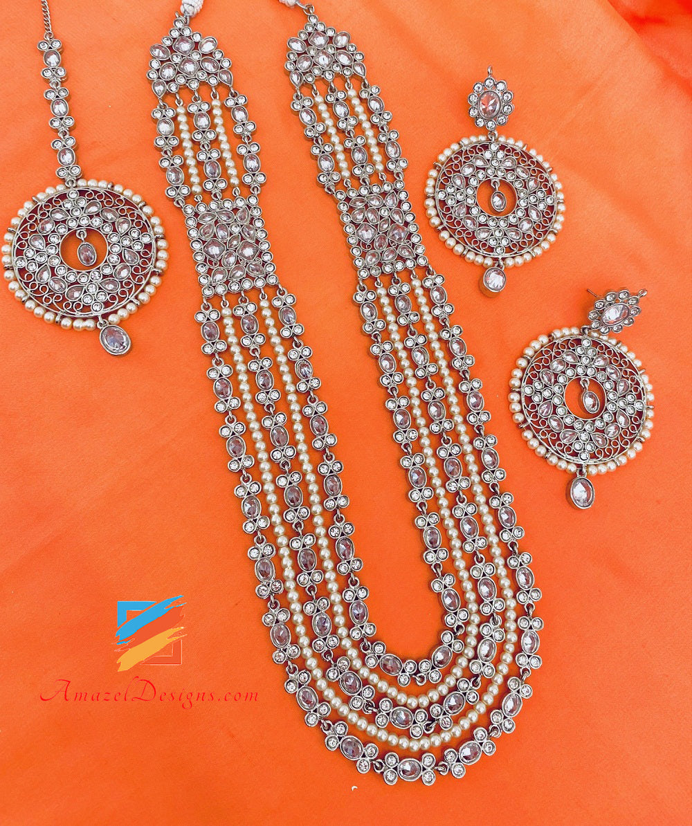 Set di orecchini Tikka con collana lunga Rani Haar in argento con polki e pietre 
