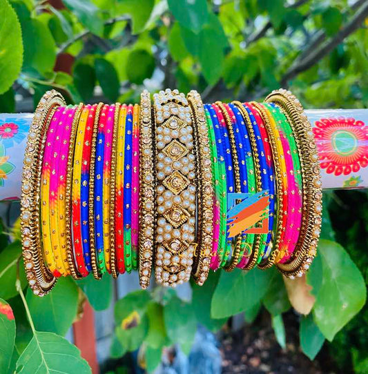 Set di braccialetti multicolori tradizionali 