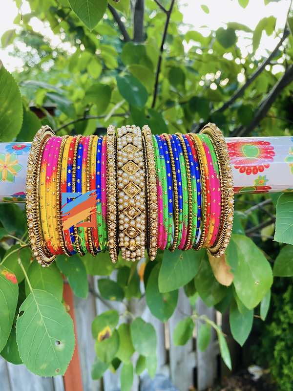 Set di braccialetti multicolori tradizionali 