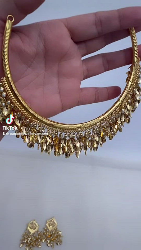 Golden Traditional Pippal Patti Hansuli Necklace Earrings