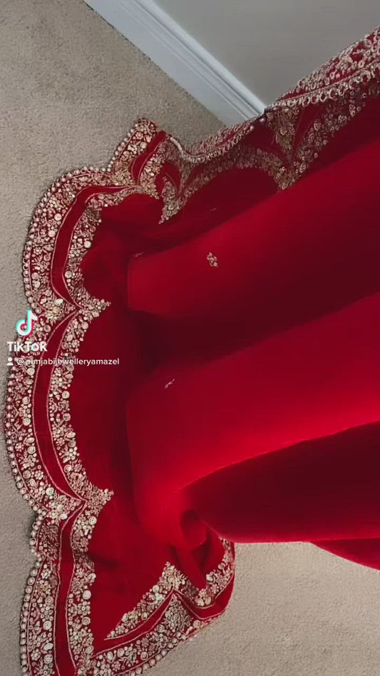 Rot-goldener Tilla-Sitara-Schal aus Samt mit Perlenschliff 