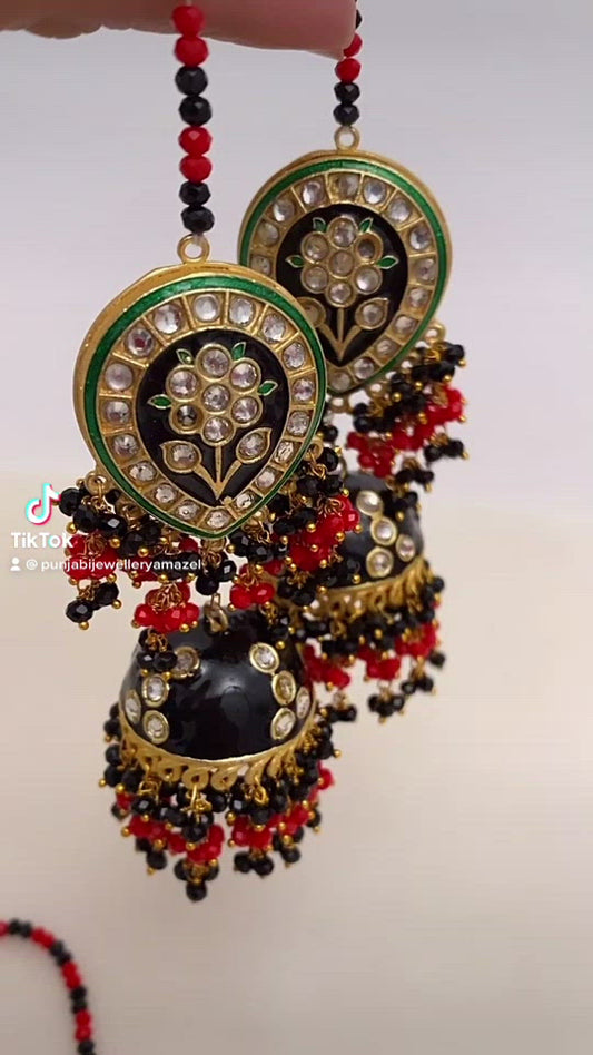 Schwarzes Meenakari Jhumka Tikka Set